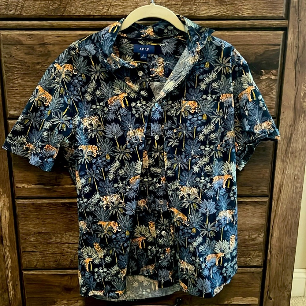 Men’s collared button-down shirt